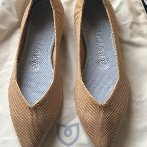Rothy’s Camel point wool shoes 7.5